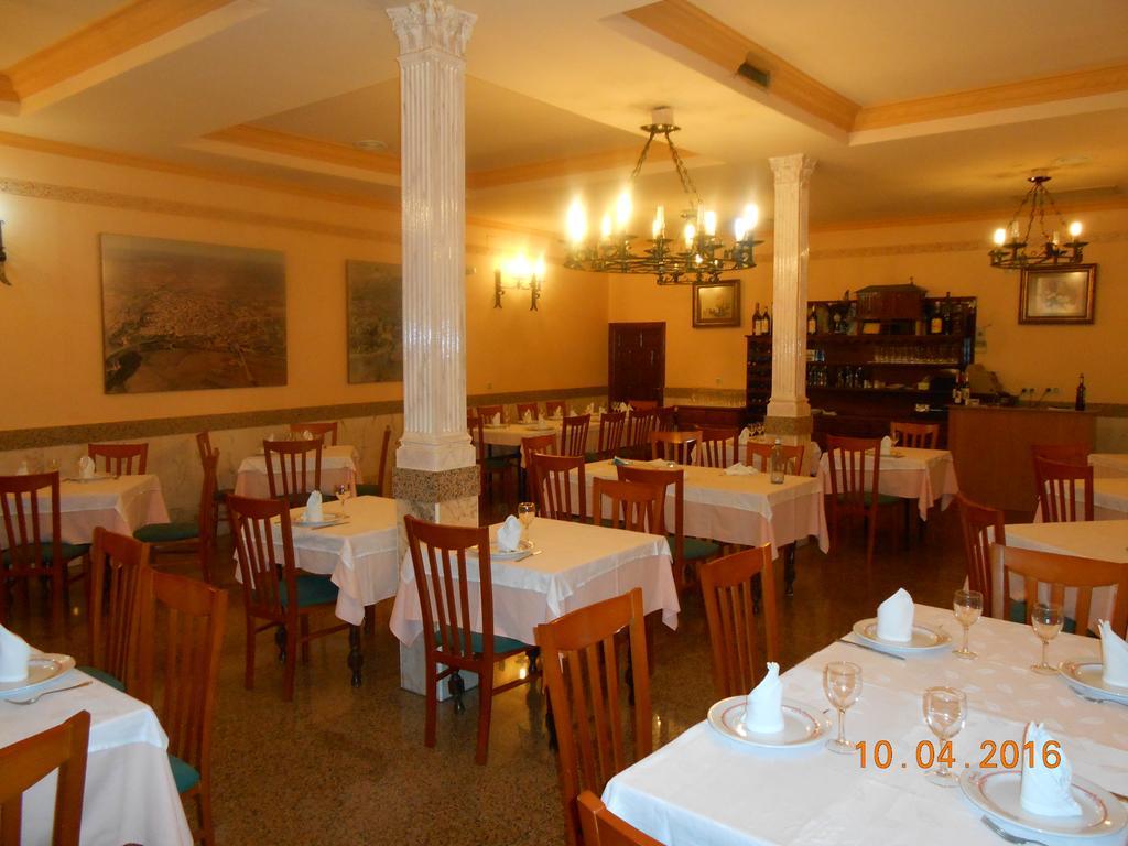 Apartahotel Los Hermanos Оканья Экстерьер фото