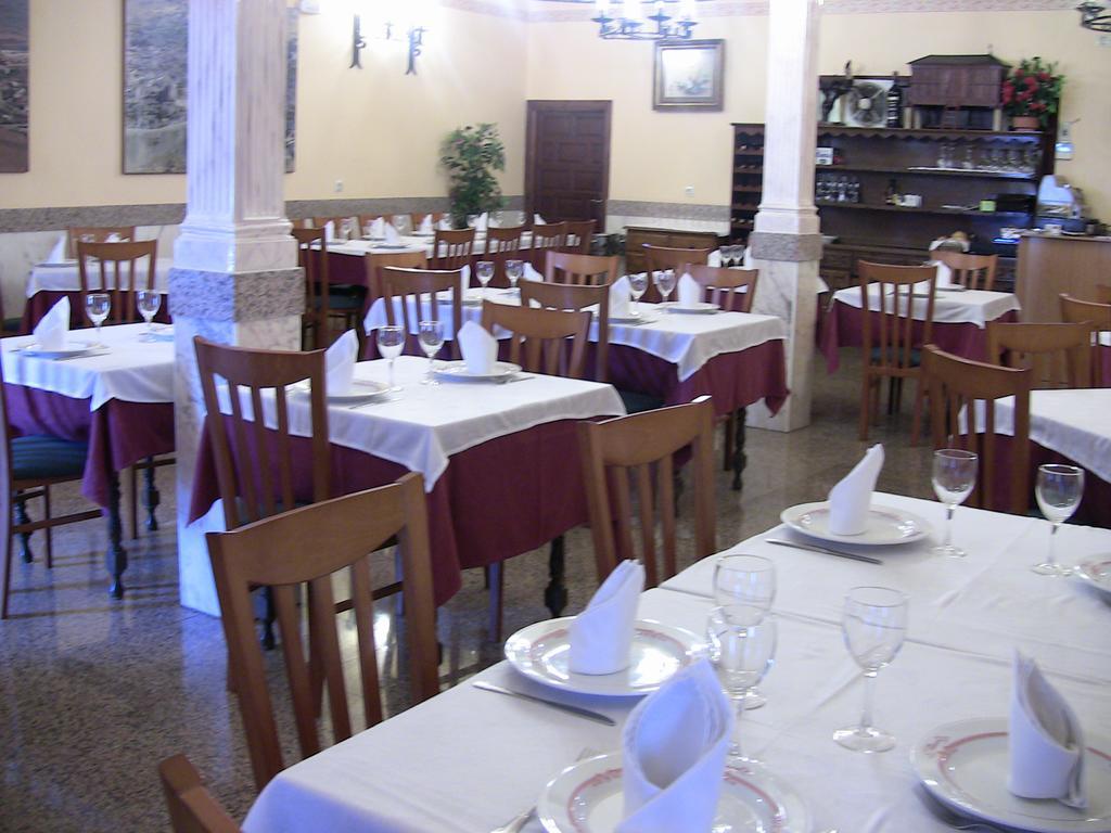 Apartahotel Los Hermanos Оканья Экстерьер фото