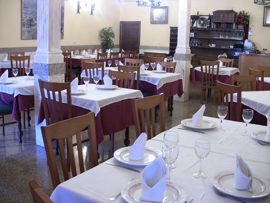 Apartahotel Los Hermanos Оканья Экстерьер фото
